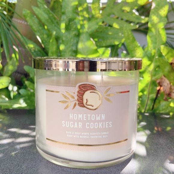 Bath and Body Works Hometown sugar cookies candle - Picture 1 of 7